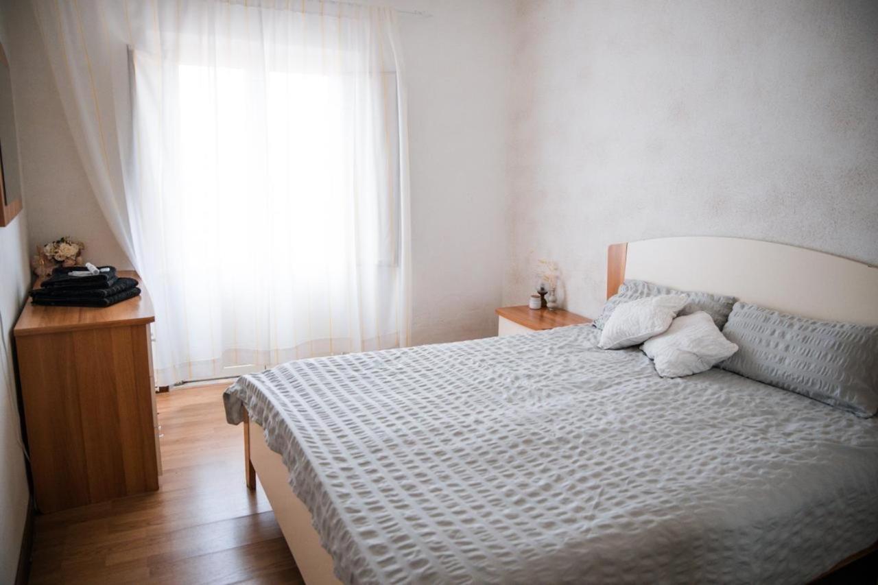 Le Chevalier Apartment Castiglione De Sicilia Bagian luar foto