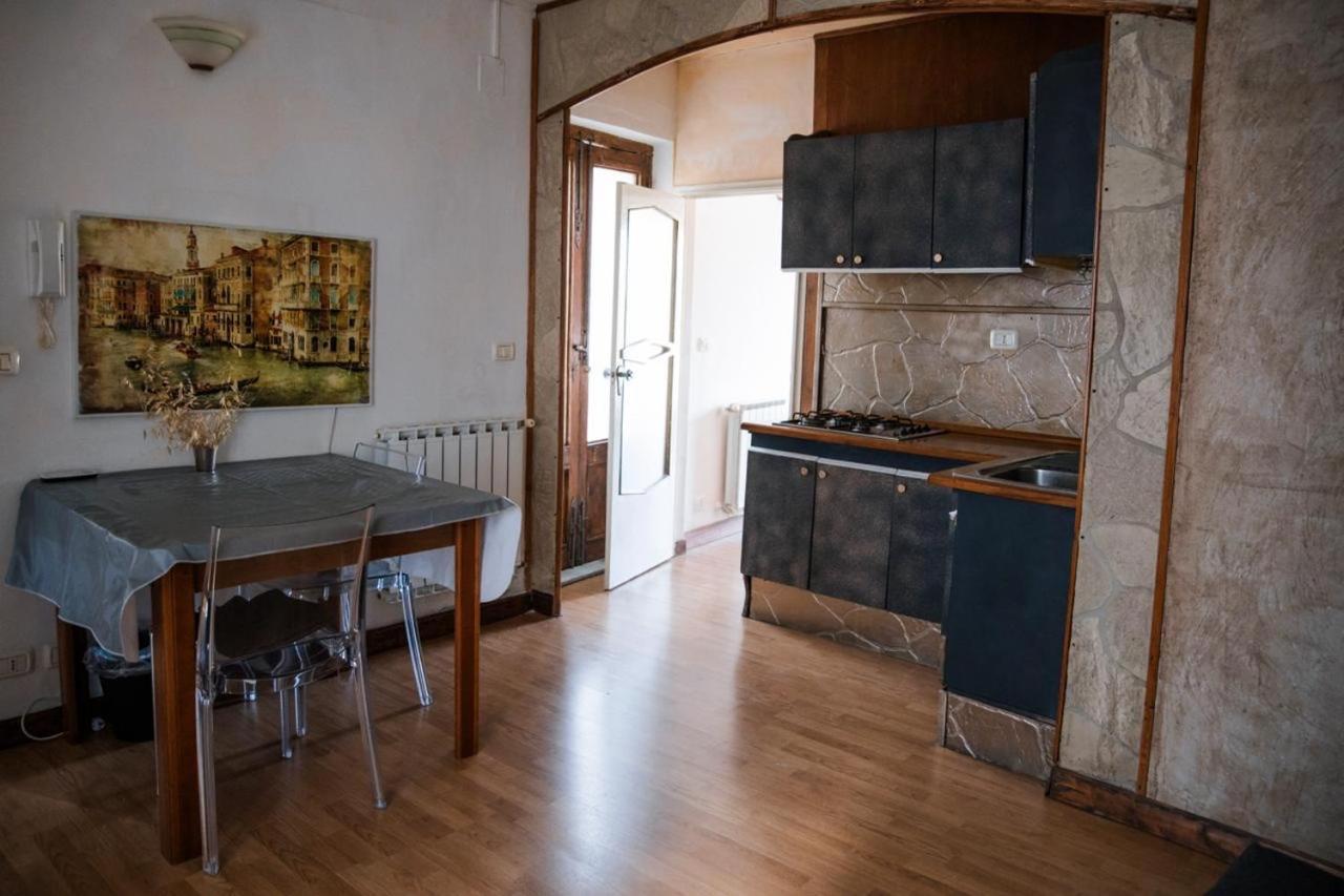 Le Chevalier Apartment Castiglione De Sicilia Bagian luar foto